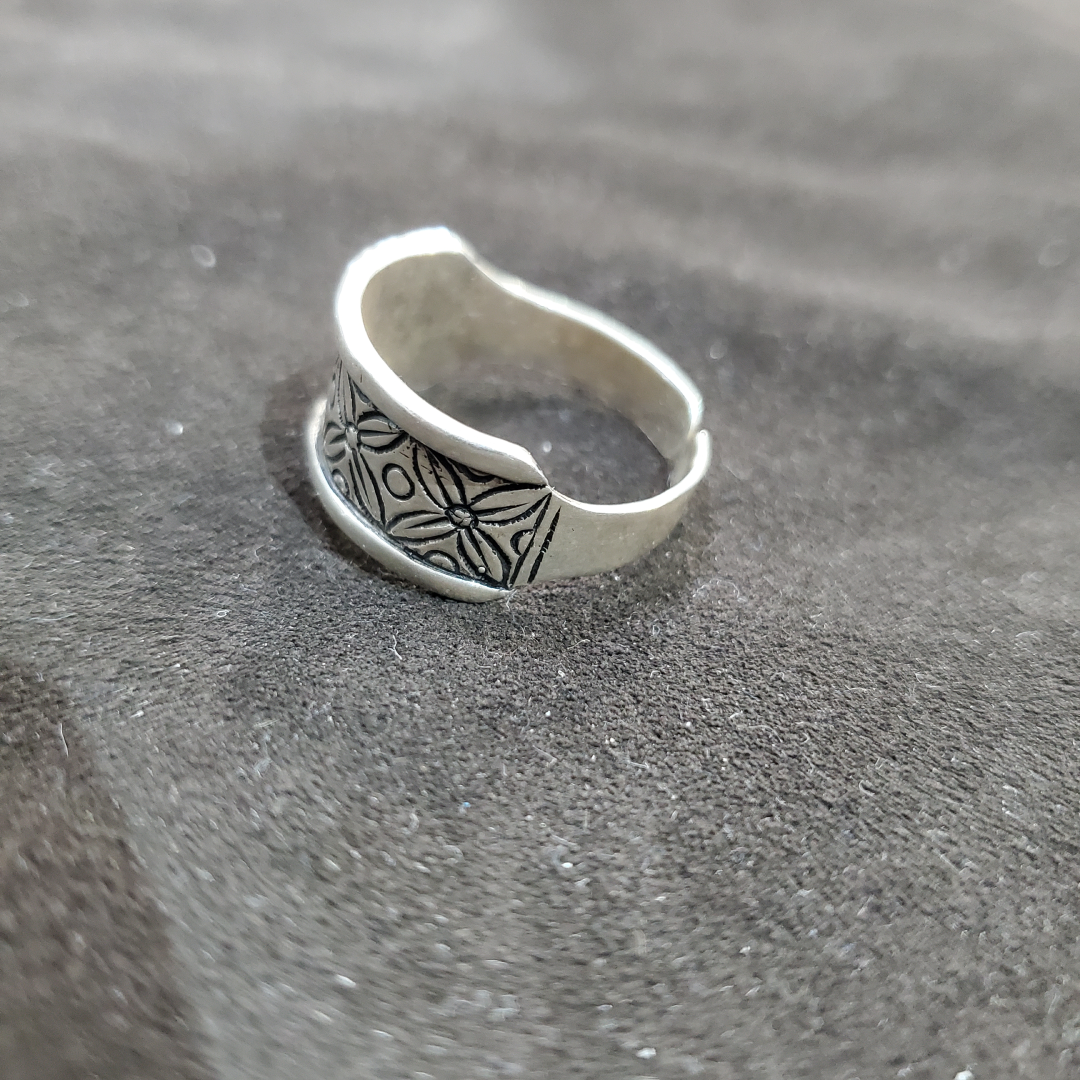 Bague Berbère en Argent 925 Largeur 1 cm Artisanat Amazigh Ajustable – Image 4
