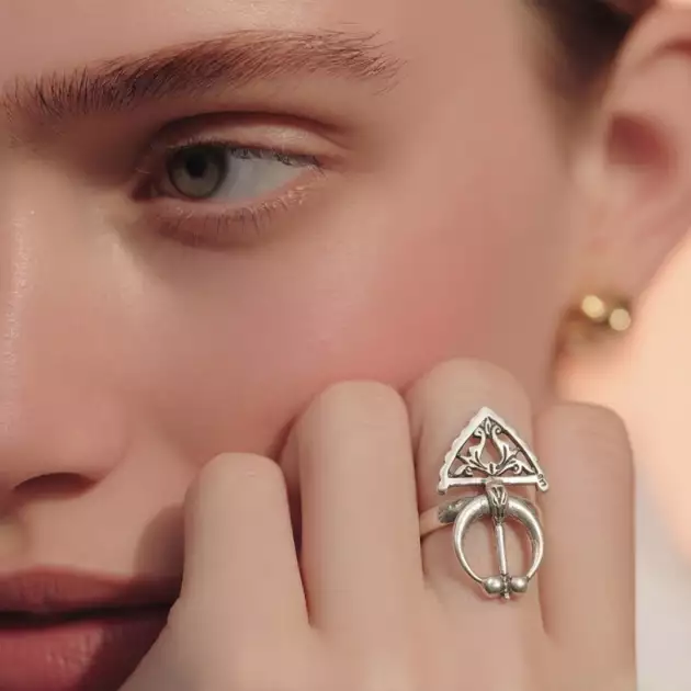 Bague Berbère en Argent 925 - Motif Fibule Gravé Main | Collection Lunja