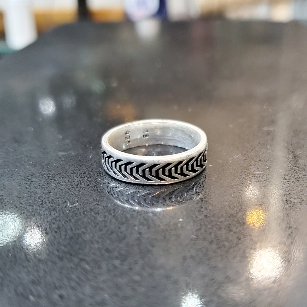 Bague Berbère en Argent 925 - Gravure Flèches Artisanale ( taille 58) – Image 3