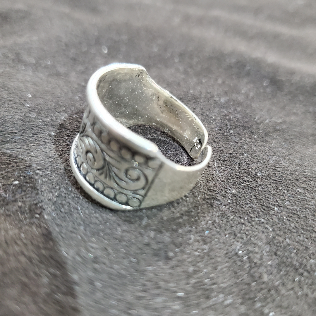 Bague large berbère Largeur 1,3 cm en argent 925 gravée à la main – Image 3