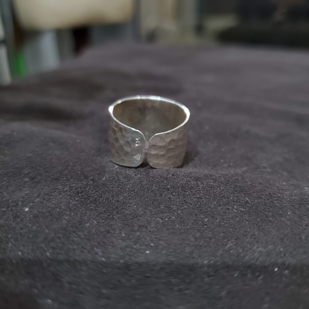 Bague Berbère Large en Argent 925 Motif Khomsa Gravé à la Main – Image 3