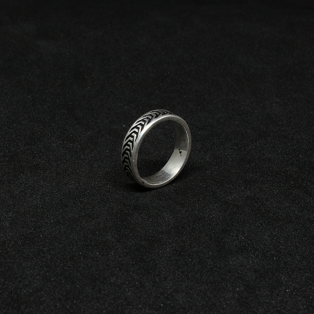 Bague Berbère en Argent 925 - Gravure Flèches Artisanale ( taille 58) – Image 2