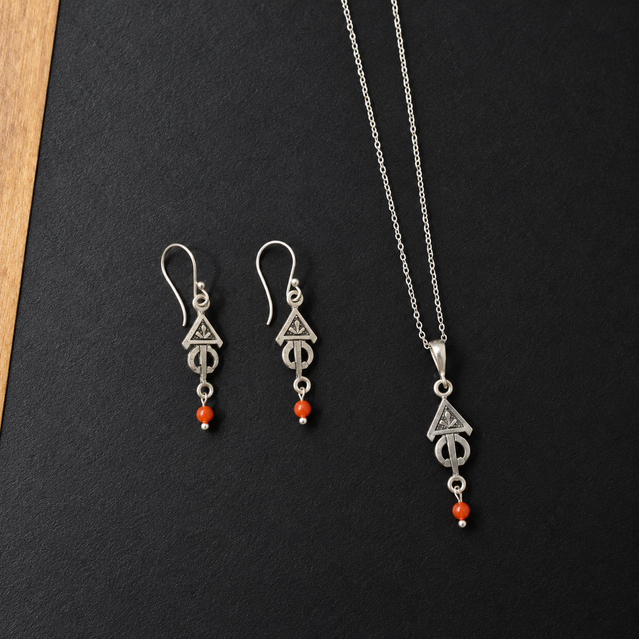 Parure Fibule Berbère en Argent 925 et Corail Naturel – Artisanat Lunja Fait Main – Image 3