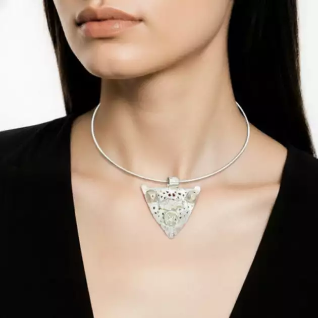 Collier Fibule Berbère en Argent 925 – Gravure Artisanale Faite Main | Lunja