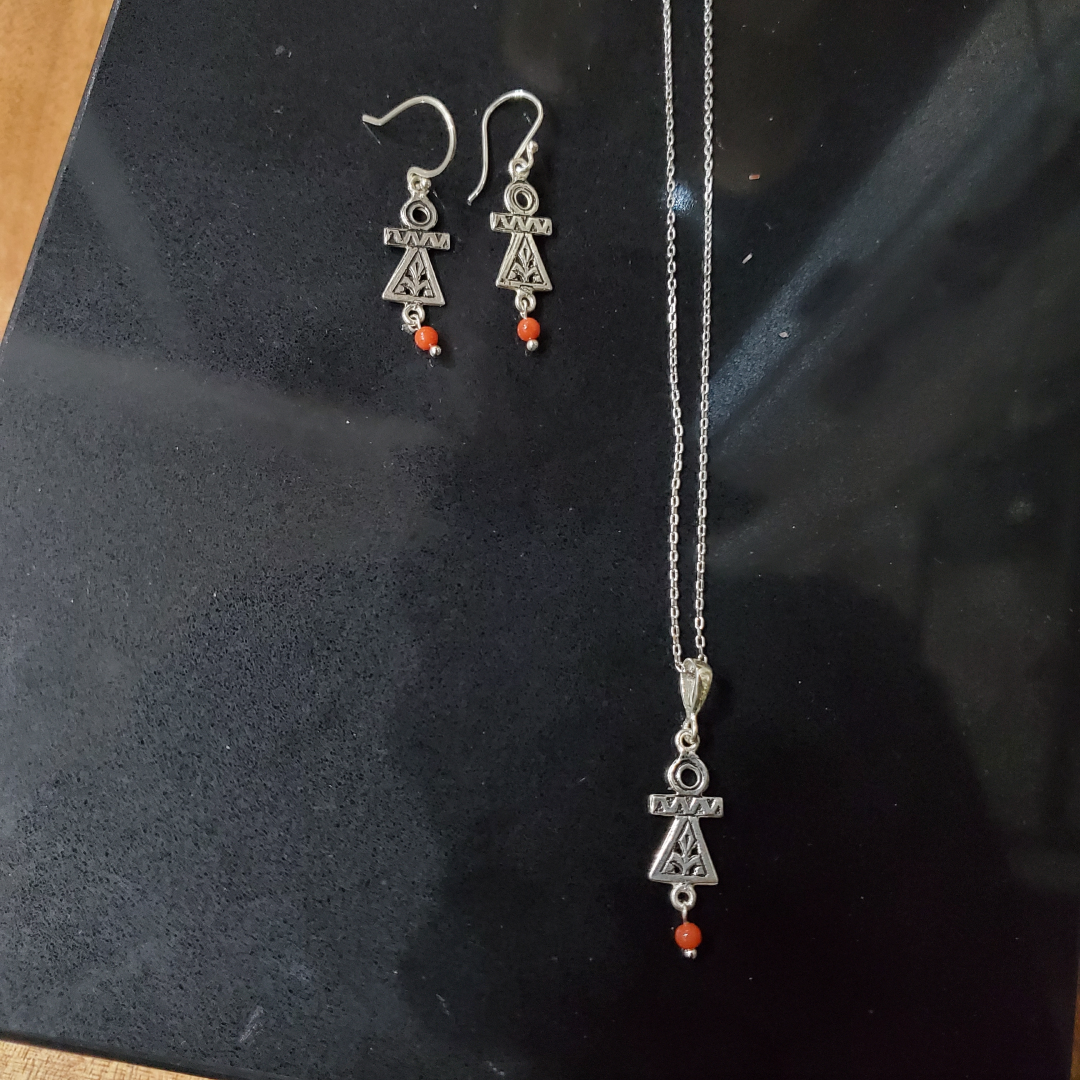 Parure Tanit petit en Argent 925 et Corail Naturel – Bijoux Berbères Artisanaux Lunja – Image 4