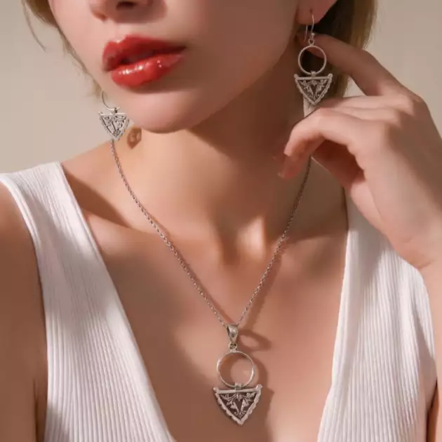 Parure Fibule Berbère Amazigh en Argent 925 – Collier & Boucles d’Oreilles "Lunja"