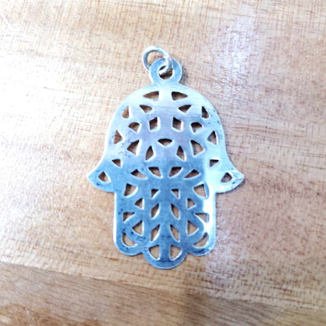 Pendentif Khomsa Berbère en Argent – Artisanat Tunisien Fait Main – Image 2