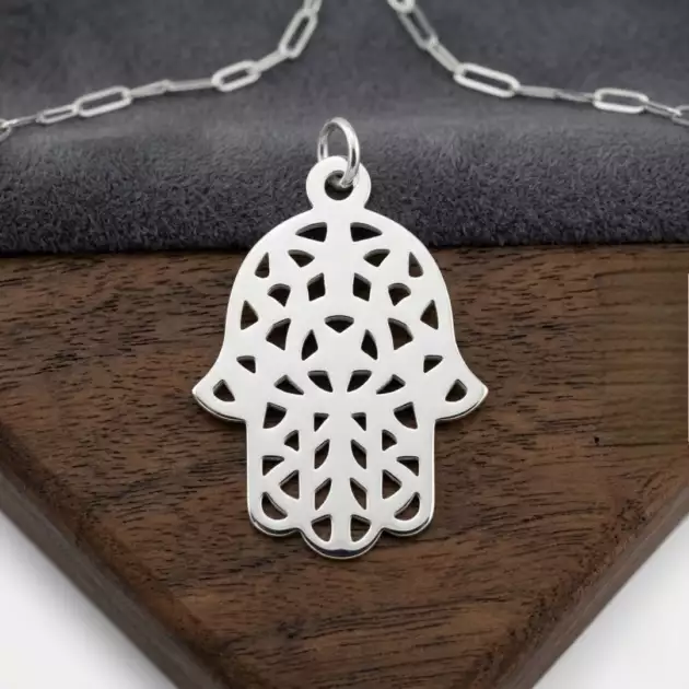 Pendentif Khomsa Berbère en Argent – Artisanat Tunisien Fait Main