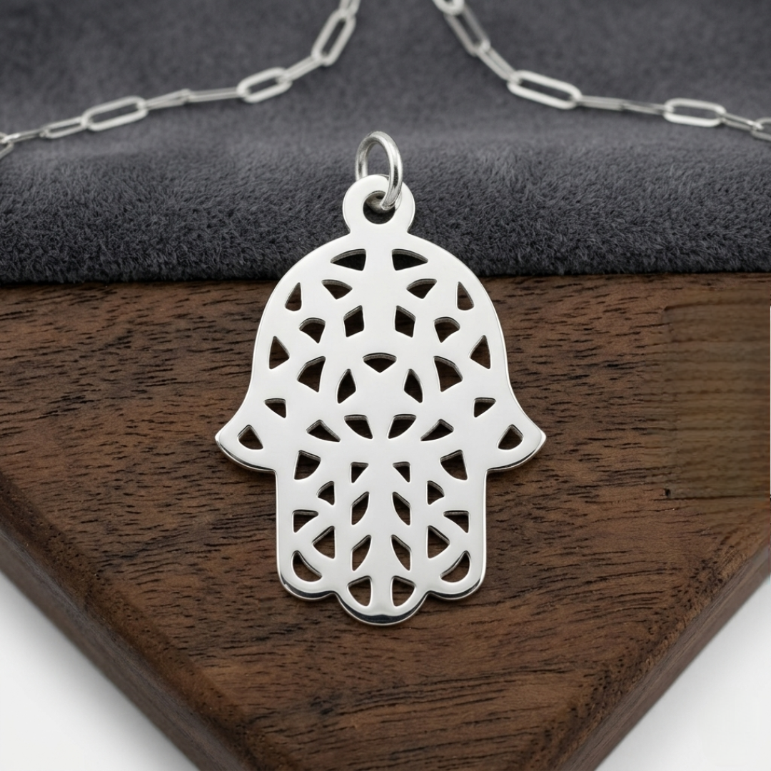 Pendentif Khomsa Berbère en Argent – Artisanat Tunisien Fait Main
